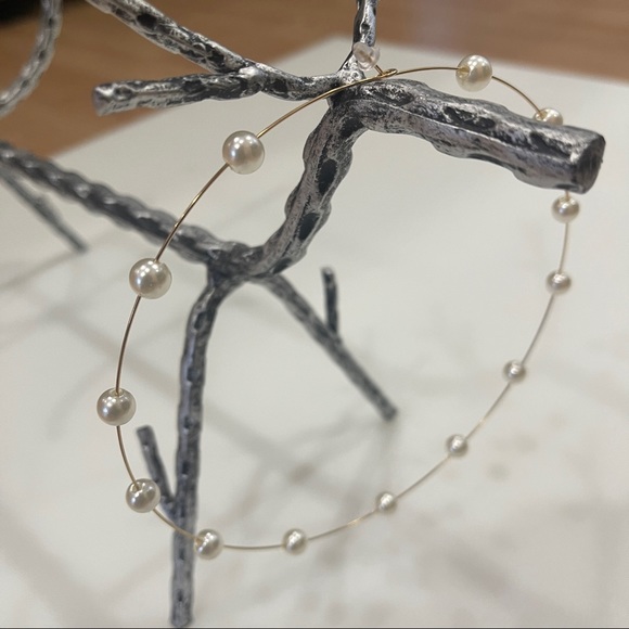 Gold Tone Exaggerated Large Hoop Earrings With White Faux Pearls 4.5in - Picture 5 of 12